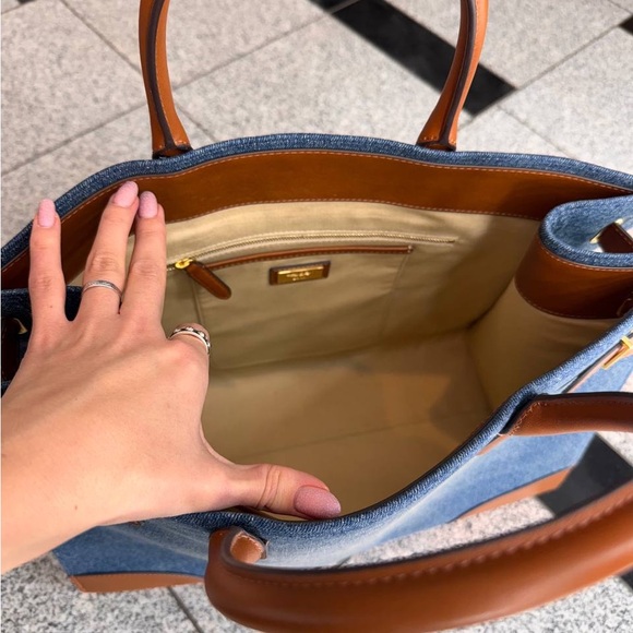 Lauren Ralph Lauren
Devyn Denim with Leather Trim Large Tote Bag - Picture 9 of 10
